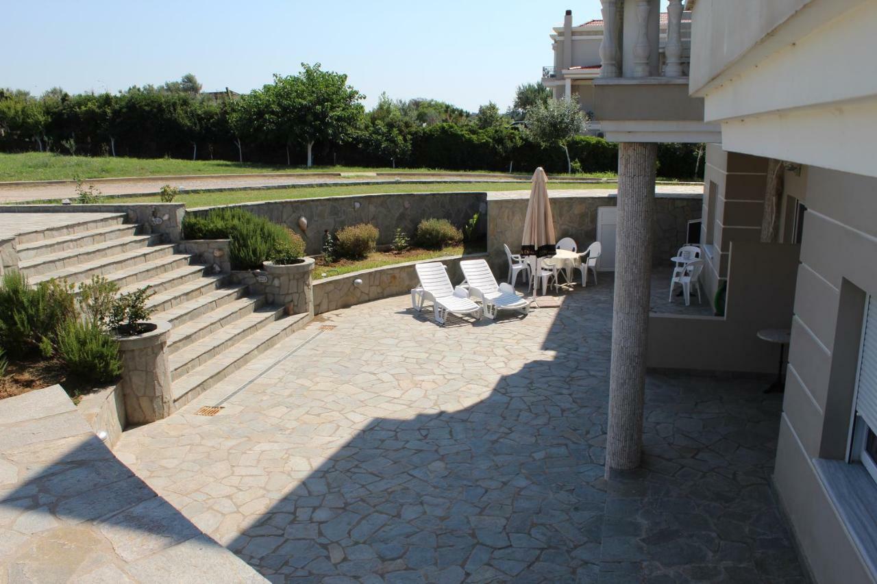 Villa Dimitri - Gardenside Souterrain Dedeağaç Dış mekan fotoğraf