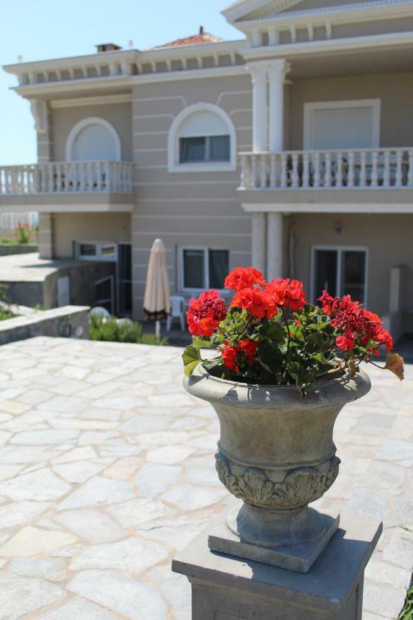 Villa Dimitri - Gardenside Souterrain Dedeağaç Oda fotoğraf